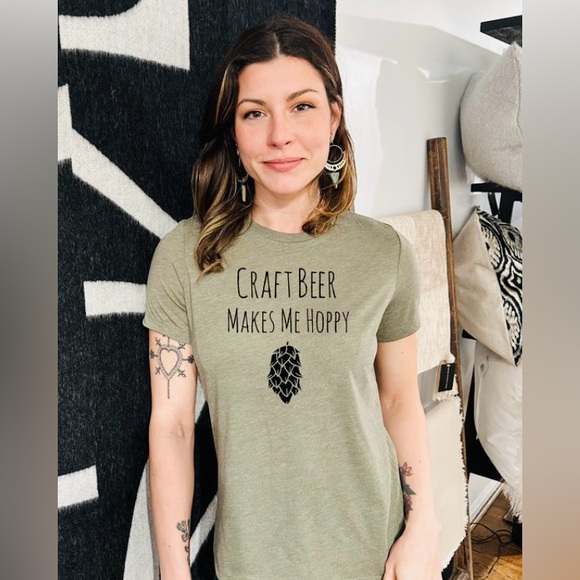 NWT Asheville Moonlight Makers Women’s Craft Beer Makes Me Hoppy T-shirt size L - Picture 1 of 4
